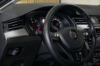 VW Passat Variant 2.0TDI 110kW DSG Highline ACC LED Tažné - 12