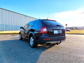 Škoda Octavia Combi 2.0 TDI Scout 4x4 - 12