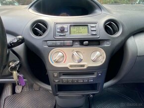 Toyota Yaris 1.0 VVT-i 50kW klima tažné el.okna 2003 - 12