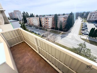 NA PREDAJ GARSÓNKA S BALKÓNOM V CENTRE MESTA, 24M2, ŠTEFÁNIK - 12