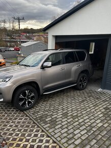 Toyota Land Cruiser - 12