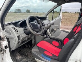 Renault trafic 2.0dci - 12