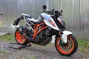 KTM 1290 SUPER DUKE R - 12