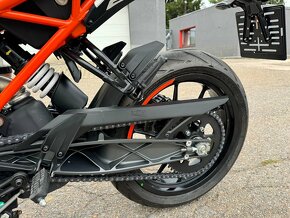 2017 KTM DUKE 250 ABS prodej na ND, naj. 7 km - 12