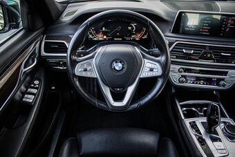 BMW Rad 7 750Li xDrive A/T - 12