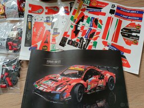 LEGO Technic Ferrari 488 GTE 42125 - 12