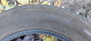 235/55 R17" Pneu - 12