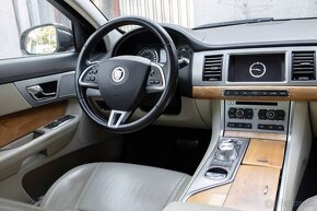 Jaguar XF 2.2D i4 Premium Luxury Automat EDITION - 12