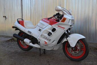 Honda CBR 1000F (SC21), 1. majitel - 12