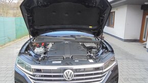 VOLKSWAGEN TOUAREG 4x4 "R-LINE" 3.0TDi 170KW V6 AT-8  M2020 - 12