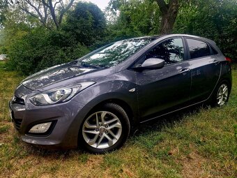 Hyundai i30 hatchback 1.4 diesel 66kw 2013 2014 šedá metalíz - 12