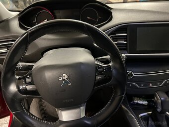 Peugeot 308 SW BlueHDI - 12