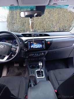 Toyota Hilux 2.4 - 12