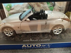 Prodám model 1:18 Nissan fairlady 350Z roadster - 12