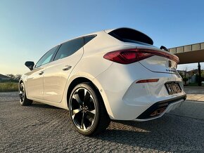 CUPRA LEON 1,4 TSI E-HYBRID DSG 150KW, VIRTUAL,KAMERA,NAVI - 12