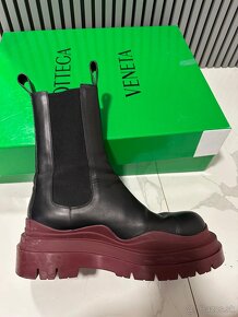 P: Bottega Veneta Tire boot Military Calf Black Maroon v. 42 - 12