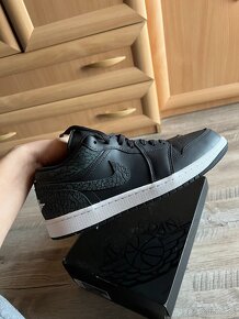 Nike Jordan 1 Low - Black Elephant Limited NOVÉ - 12