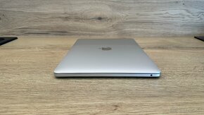 Apple MacBook Pro 13" Touch Bar 2019 Silver - 12