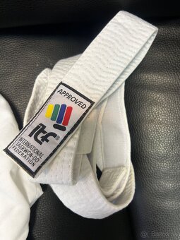 Predám kompletnú výstroj na taekwondo vel.130 - 12