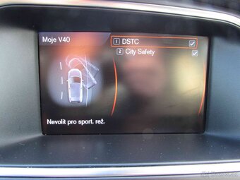 Volvo V40 D2 Kinetic - 12