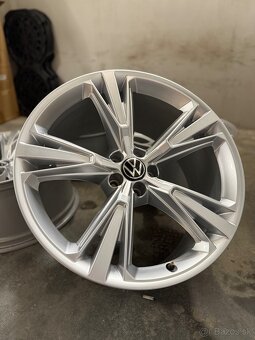 Hliníkové disky Audi 5x112 R21 Audi Q8 , SQ8 , RSQ8 - 12