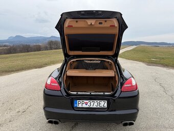 Porsche Panamera 4S - 12