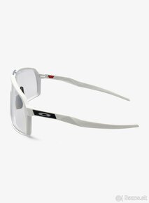 Oakley Sutro - Clear to Black Iridium Photochromic - Nové - 12