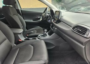 Hyundai i30 1.4-AUT-NAVI-KAMERA-FASTBACK - 12