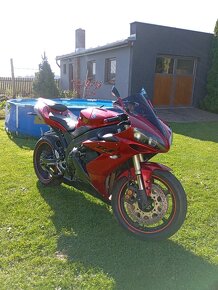 Yamaha R1 v TP 35kW - 12