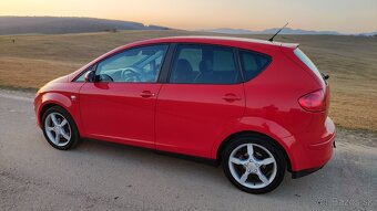 Altea 2.0tdi 103kw,DSG 6st,nová stk ek,rozvody aj zotrvačnik - 12