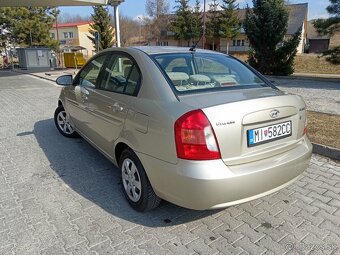 Hyundai accent - 12