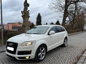 Audi Q7 3.0TDI 3x S-LINE QUATTRO 7 místné - 12