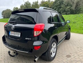 Predám Toyota RAV4 2.2 D4D 4x4 - 12