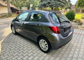 Toyota Yaris 1,0 VVT-i 1 Majitel serviska benzín manuál - 12