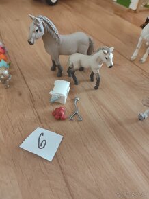 Schleich - 12