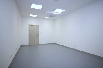 28,5 m² + 50 m² Klimatizovaná kancelária na TOP adrese v Pre - 12