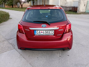 Toyota Yaris 1.5 Hybrid, 2015 / 1 majiteľ - 12