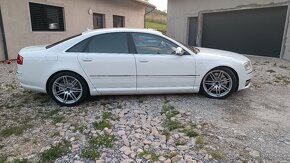 AUDI S8 5.2 V10 Quattro - 12