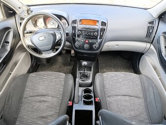 Kia Ceed - 12