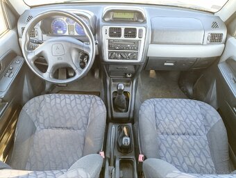 Mitsubishi Pajero 1.8 - 12