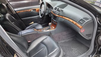 Predam velmi pekny Mercedes E211, 240 K - 12