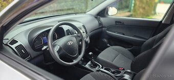 Hyundai i30 1.4 16V Comfort Najazdené: 97-tis. - 12