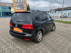 Volkswagen Touran 1.6 TDI Comfortline DSG

 - 12