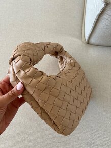 Bottega Veneta Jodie kabelka béžová - 12