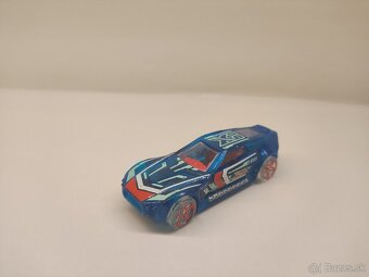 Autíčka Hot Wheels 1:60 - 1:64 - 12