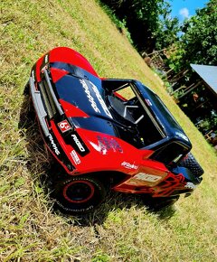 Traxxas UDR 1:8 4x4 6S - 12