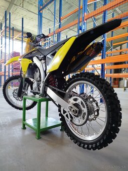 SUZUKI RMZ 250 ULOZENKA - 12