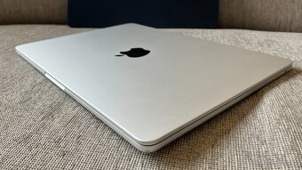 Apple MacBook Air M2  8GB / 512GB SSD - 12