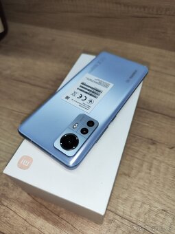 Predám Xiaomi 12 5G 8/256GB Top stav - 12