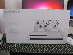 XBOX ONE S 1TB + 2 Ovládače + 5 Hier - 12